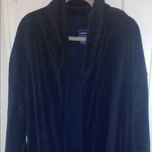 PRICE FIRM—GUC Men’s Robe One Size Fits All